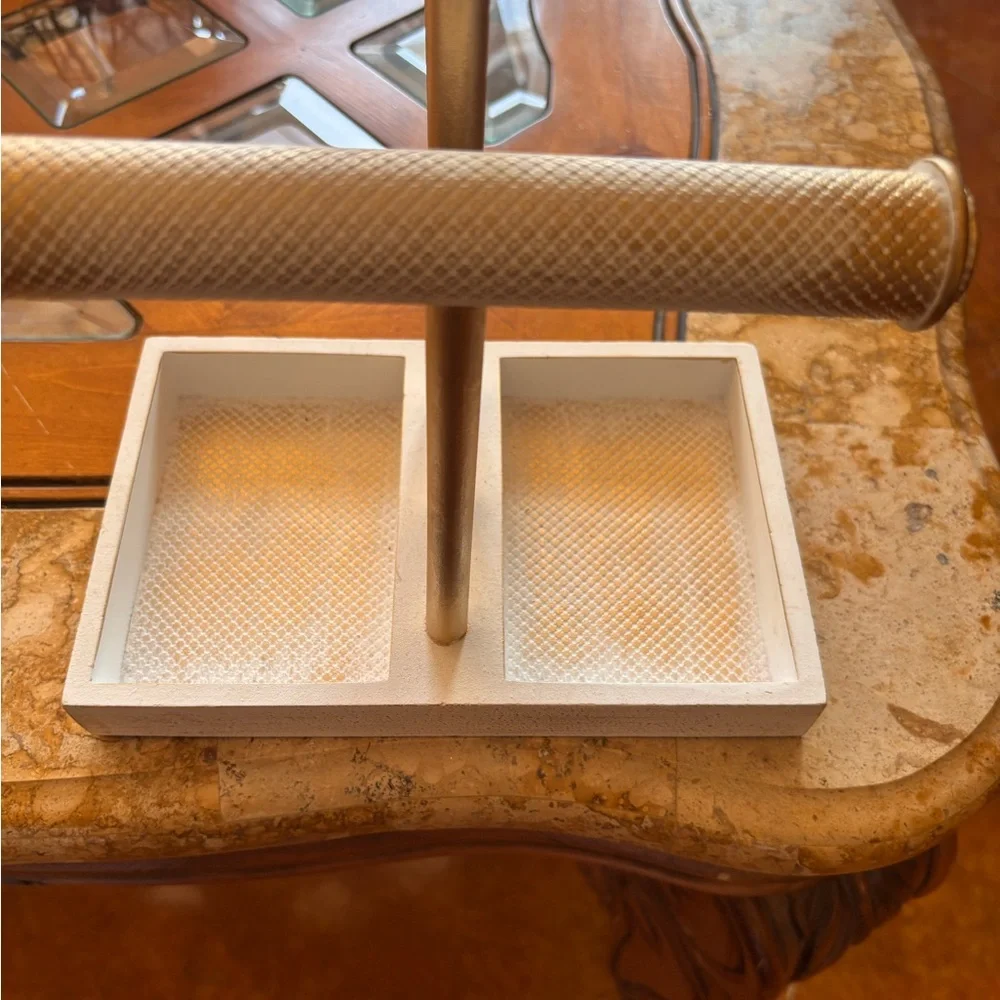 Gold and Cream Jewelry Display Stand. NWT